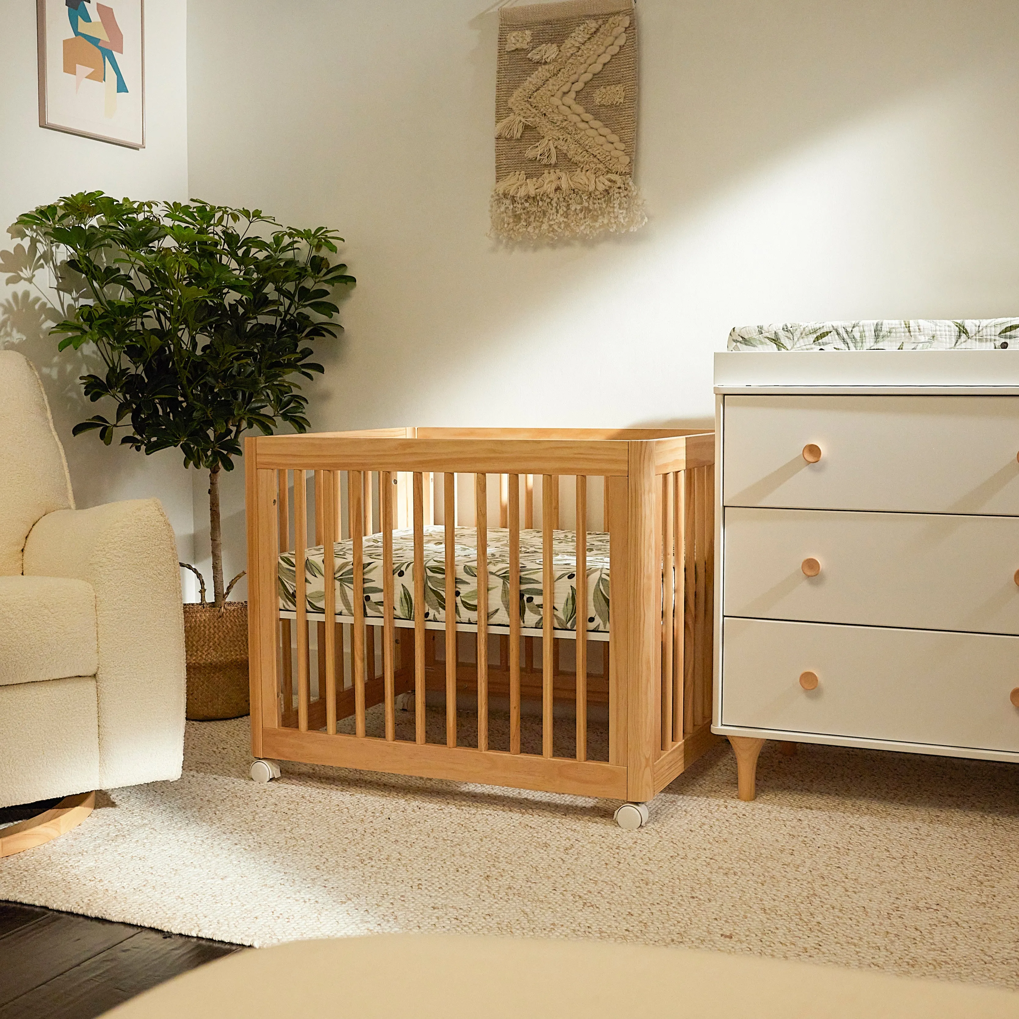 Yuzu 8-in-1 Convertible Crib with All-Stages Conversion Kits